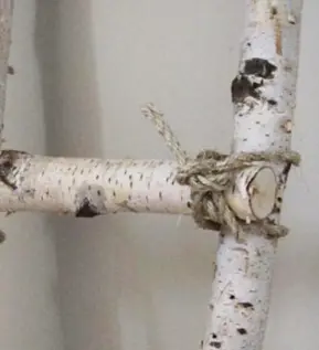 Berken Decoratieladder met touw 100cm (2)