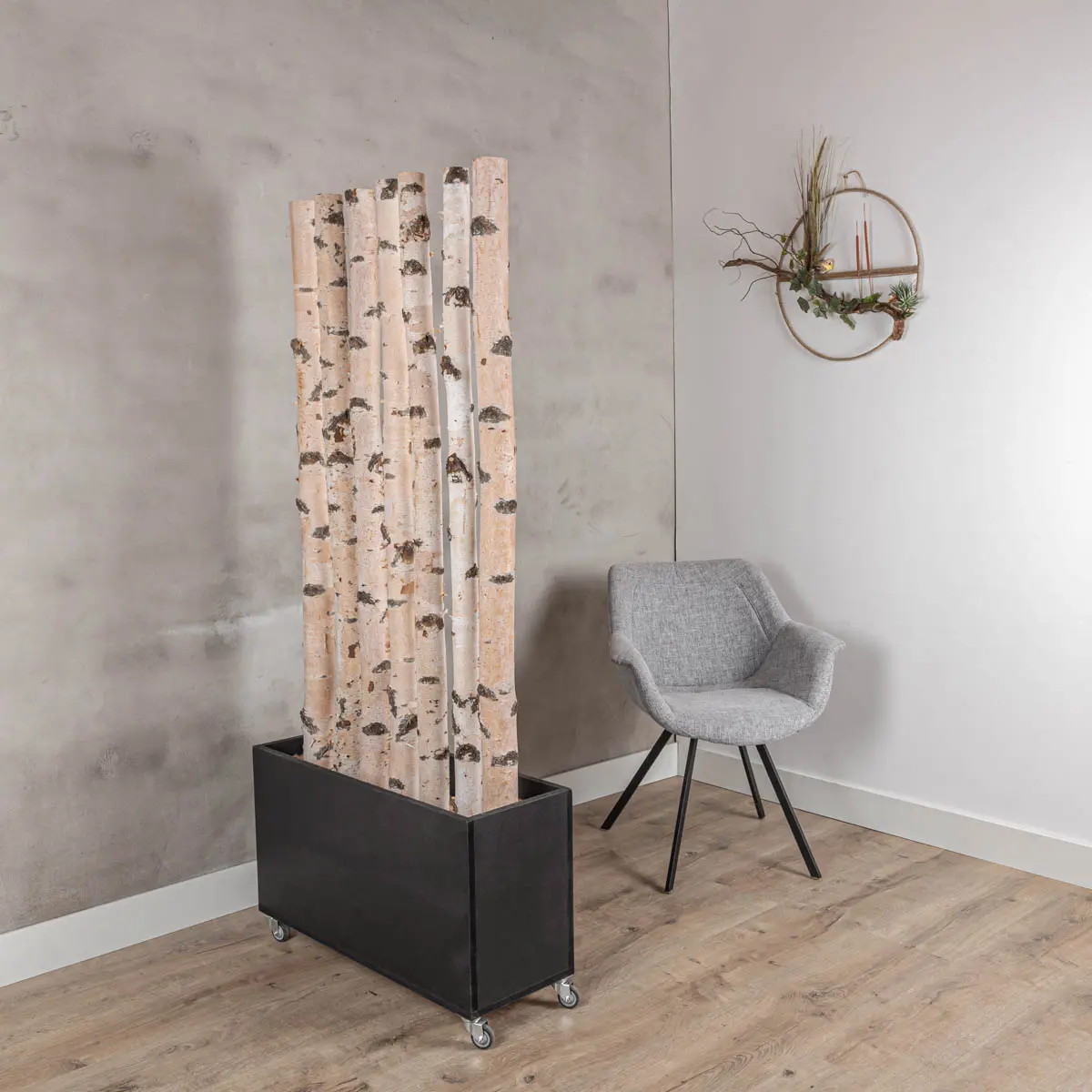 Berken Roomdivider Asta Met zwarte bak en wieltjes H180cm