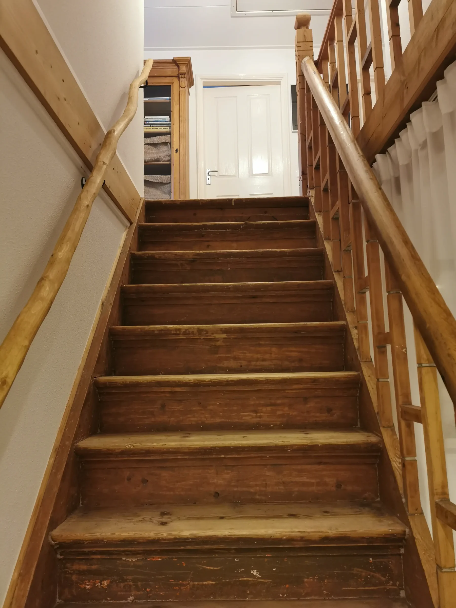 Boomstam Trapleuning Old Naturel kromming (1)