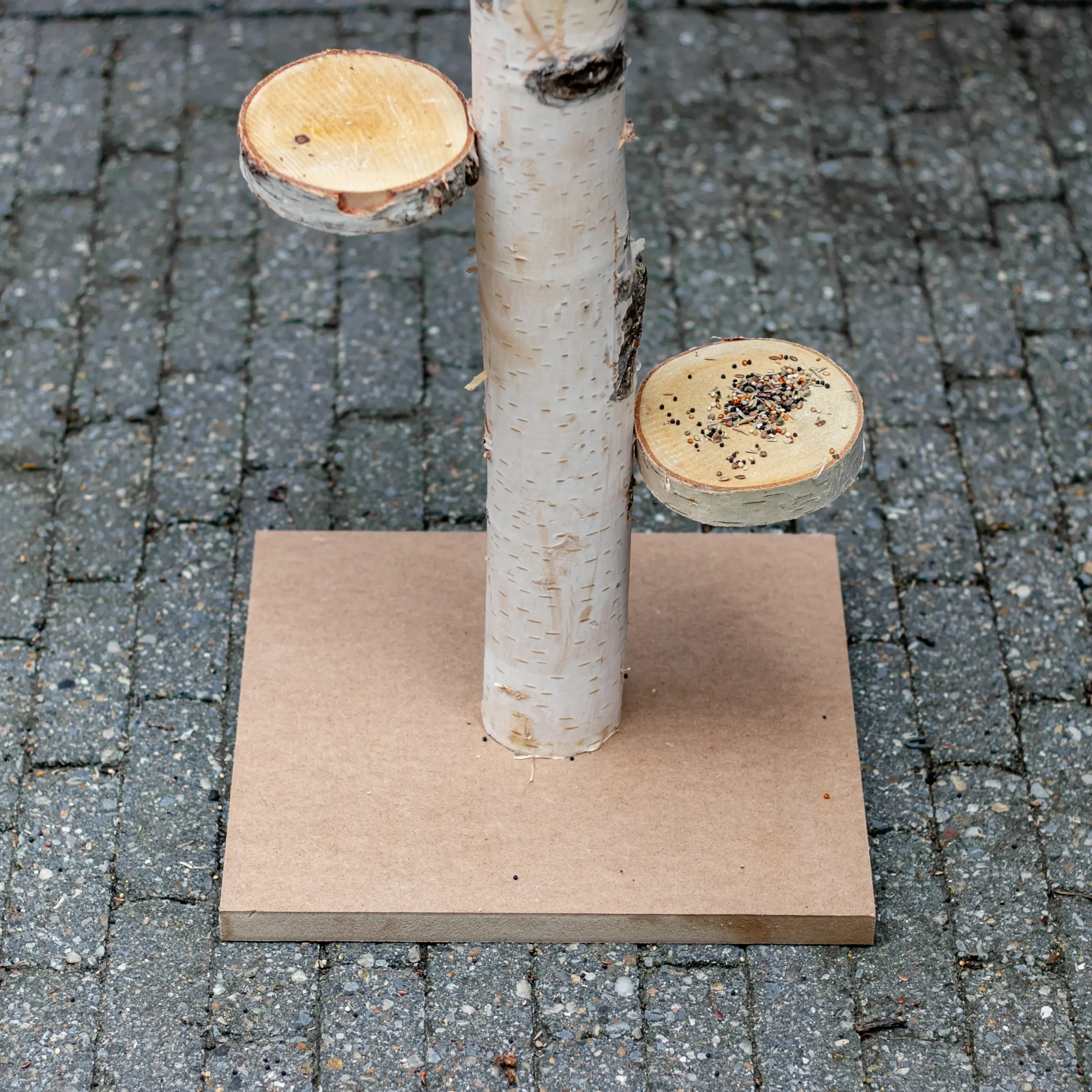 Vogelboom Charlie met voederplateau 120cm (1)